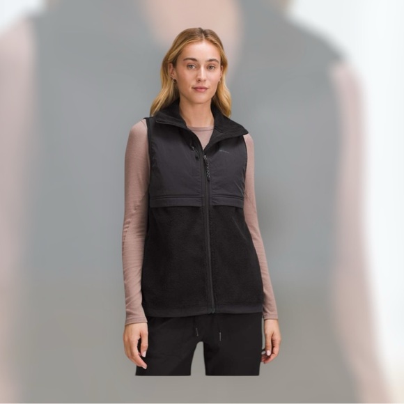 Lululemon Cinch-Hem Fleece Vest
Black / Super Dark - Picture 2 of 10